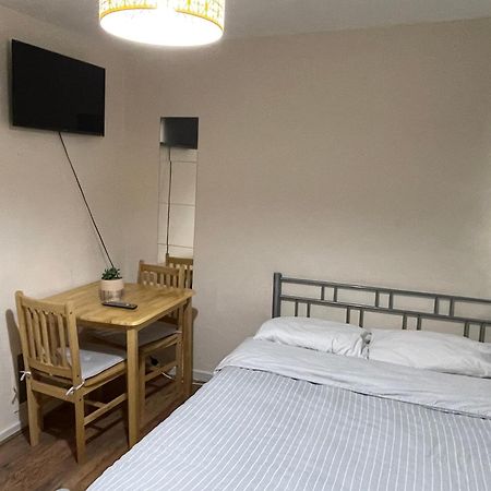 Comfortable Double Room London Exterior photo
