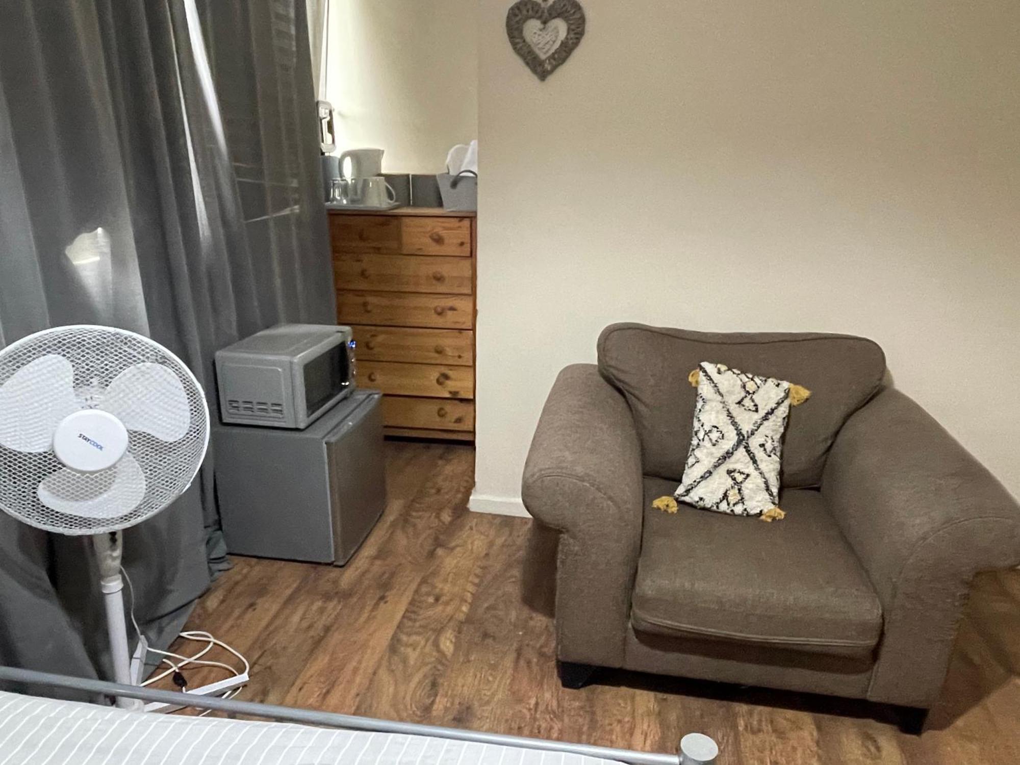Comfortable Double Room London Exterior photo