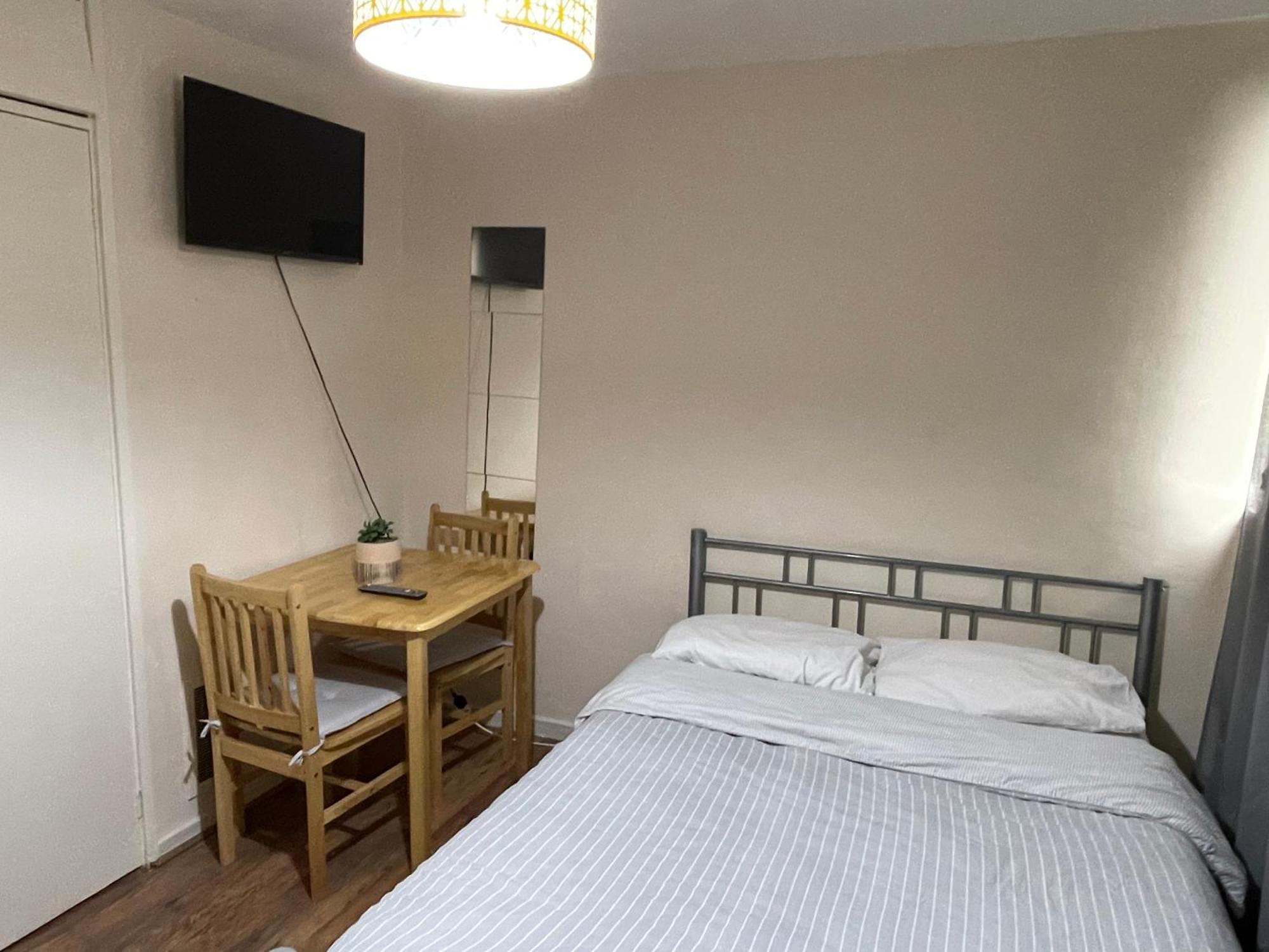 Comfortable Double Room London Exterior photo
